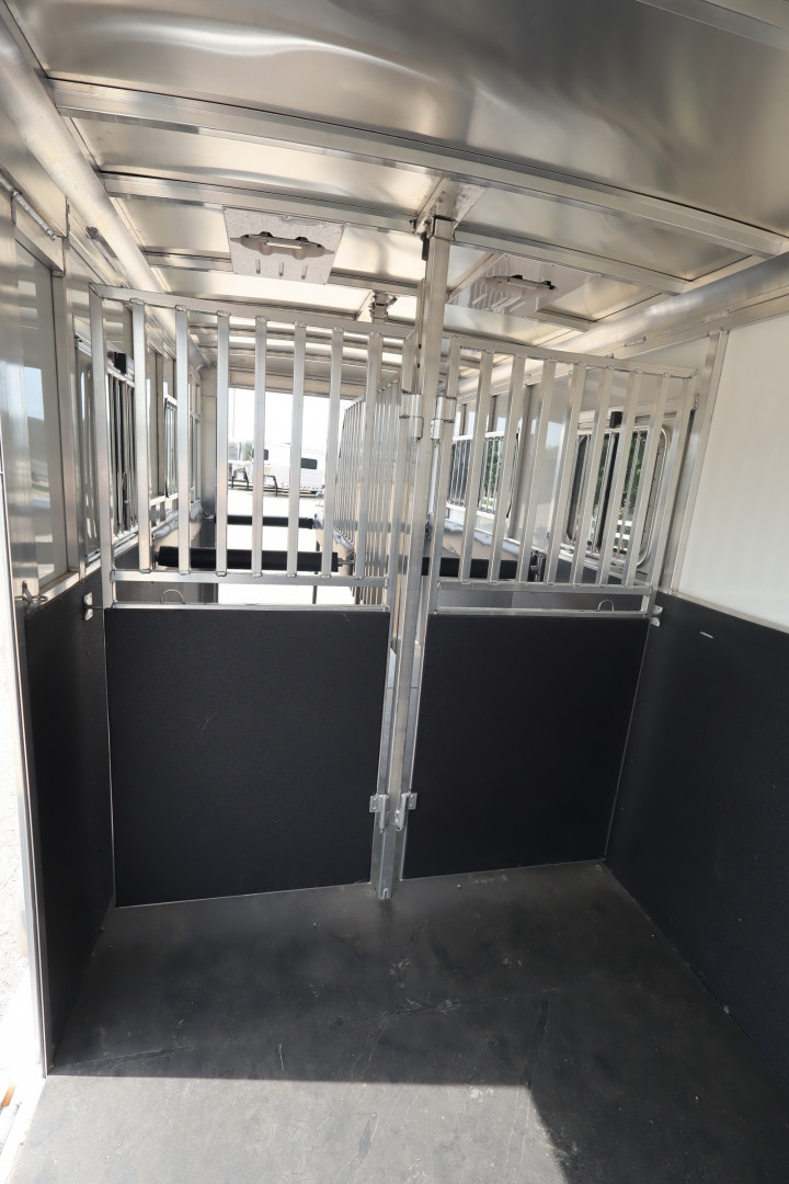 New 2023 Sundowner Trailers 2+1 Gooseneck Horse Trailer