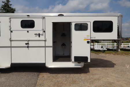New 2023 Sundowner Trailers 2+1 Gooseneck Horse Trailer