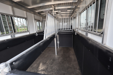 New 2023 Sundowner Trailers 2+1 Gooseneck Horse Trailer