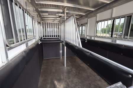 New 2023 Sundowner Trailers 2+1 Gooseneck Horse Trailer