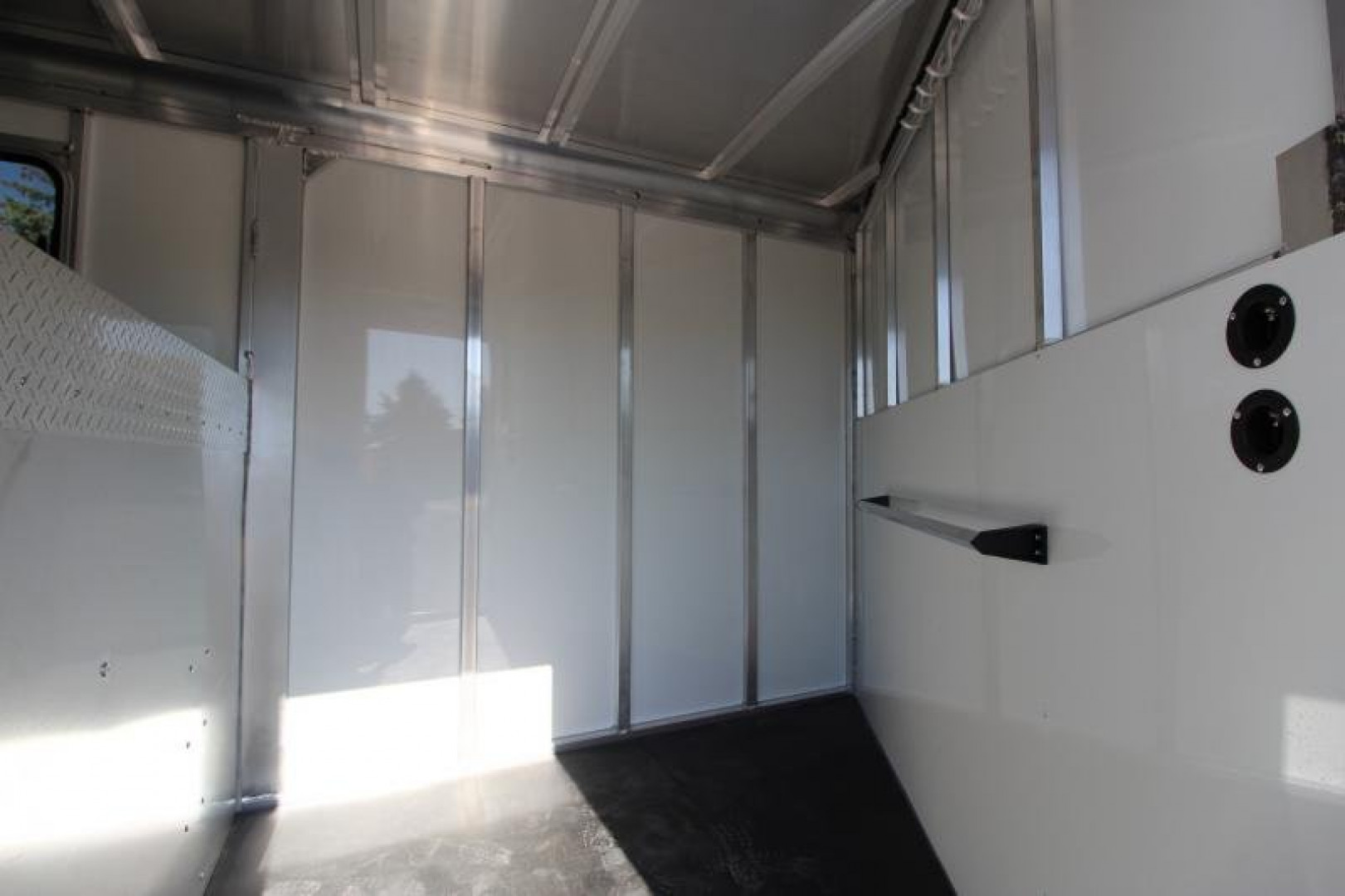 New 2023 Sundowner Trailers 3 Horse GN Horse Trailer