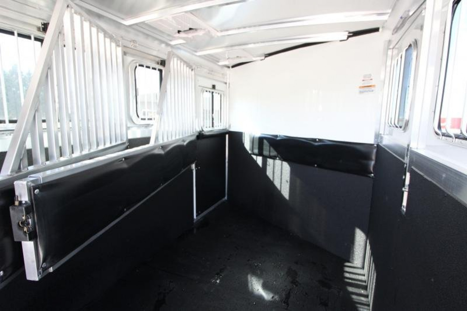 New 2023 Sundowner Trailers 3 Horse GN Horse Trailer