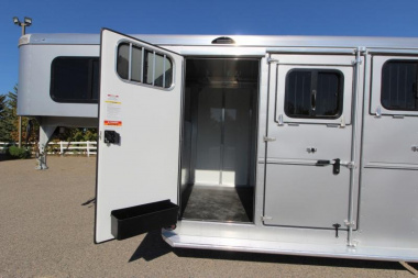 New 2023 Sundowner Trailers 3 Horse GN Horse Trailer