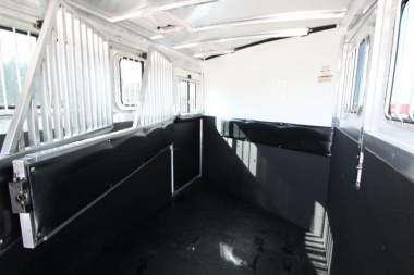 New 2023 Sundowner Trailers 3 Horse GN Horse Trailer