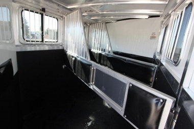 New 2023 Sundowner Trailers 3 Horse GN Horse Trailer