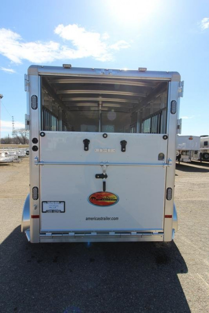New 2025 Sundowner 2 Horse Charter BP Trailer