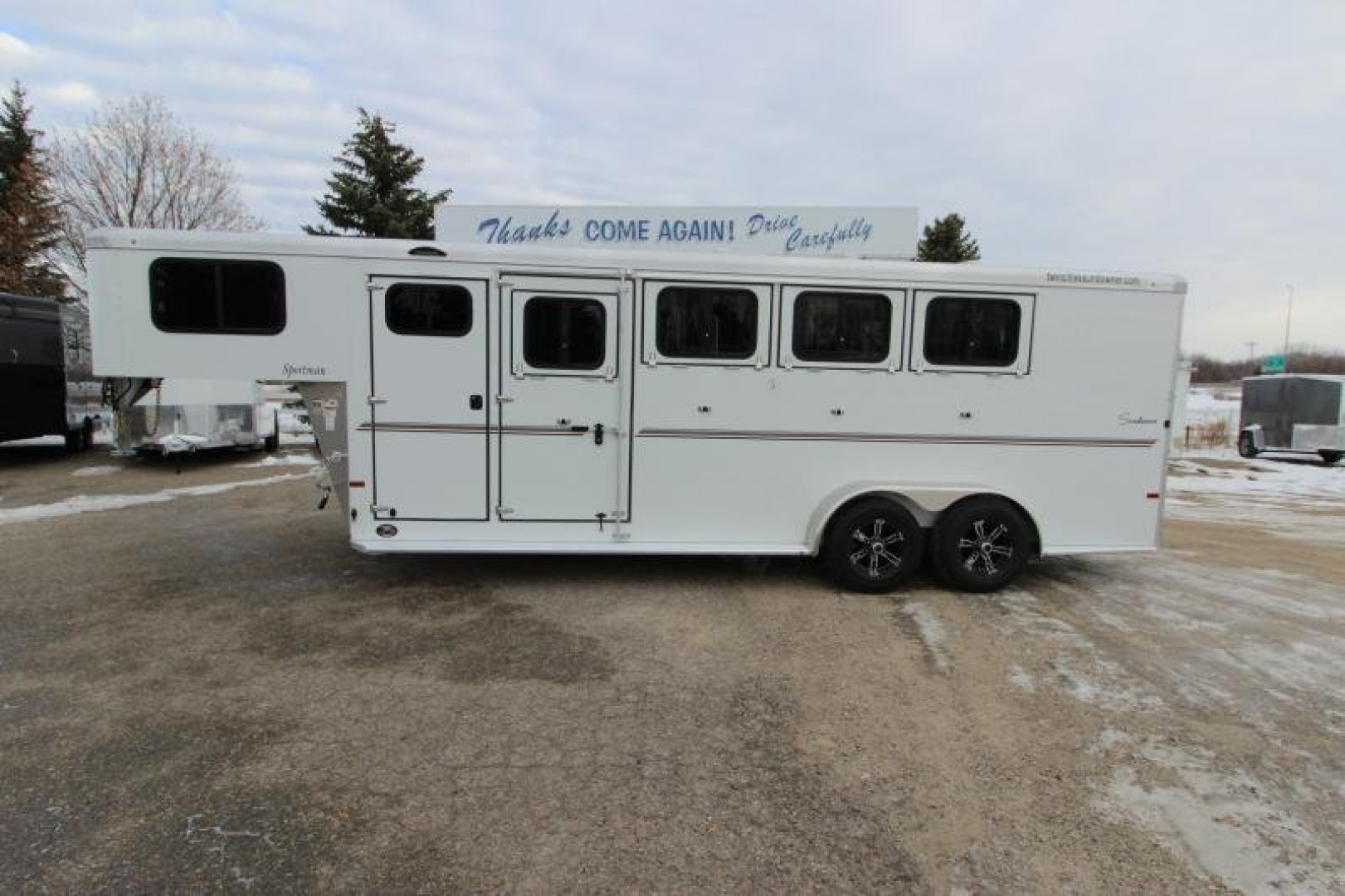New 2023 Sundowner Trailers 4HR GN Horse Trailer