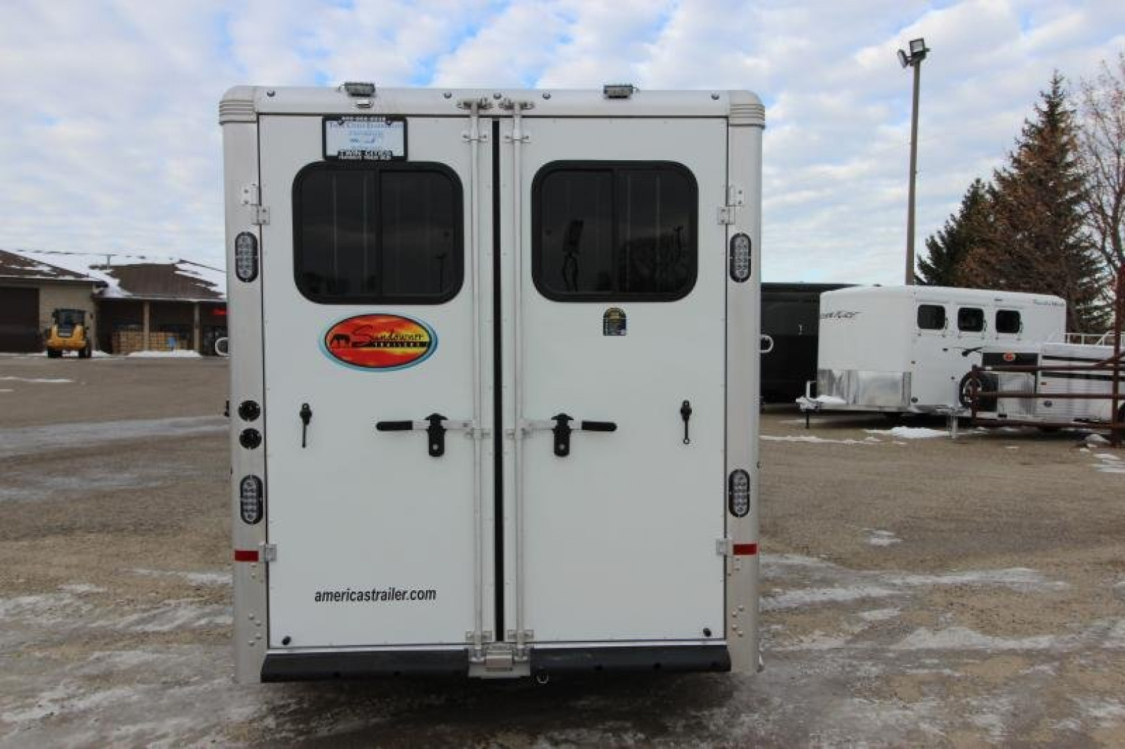 New 2023 Sundowner Trailers 4HR GN Horse Trailer