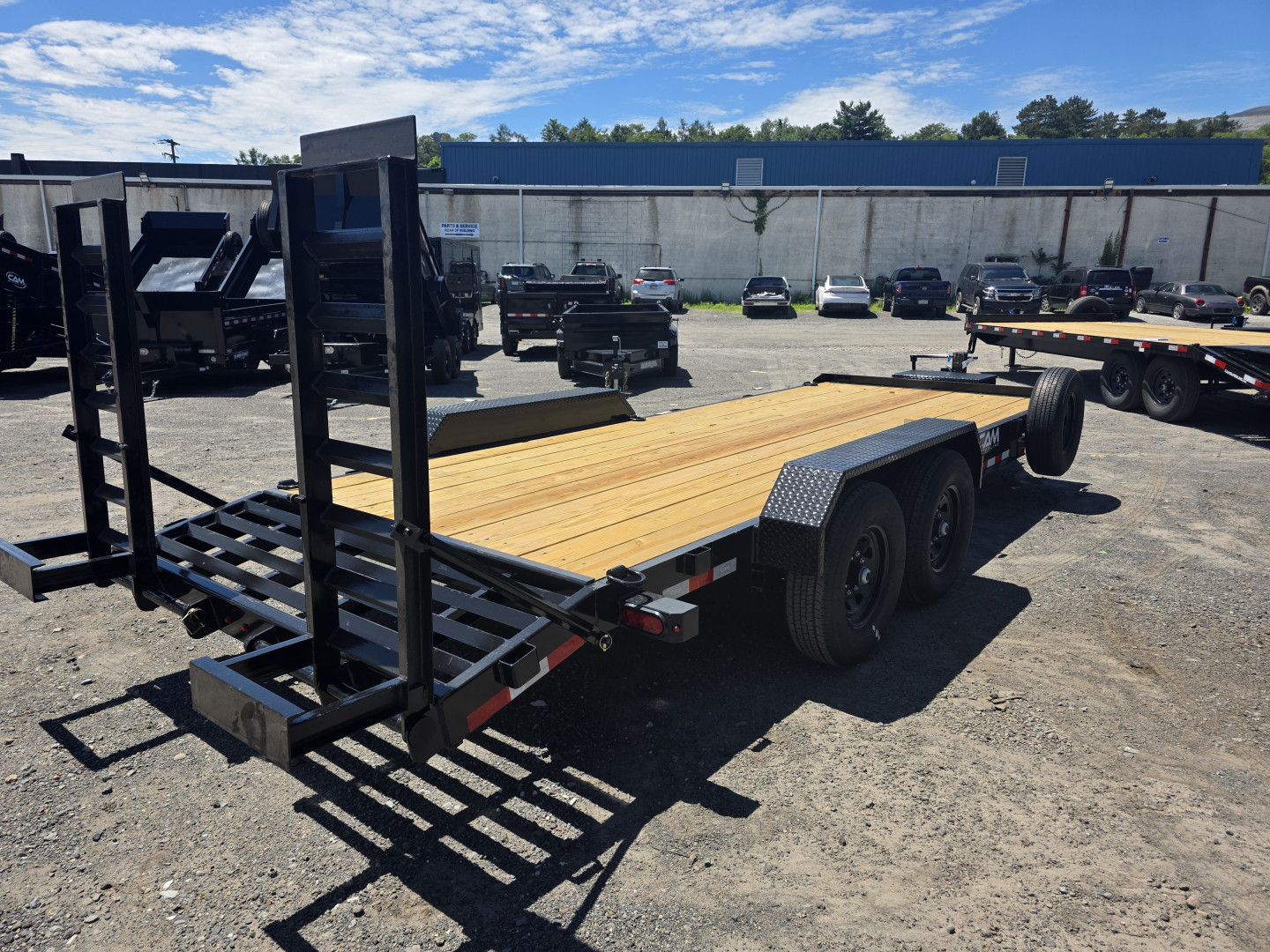 New 2025 Cam Superline 7X18 15,400K - KNEE RAMPS Equipment Trailer