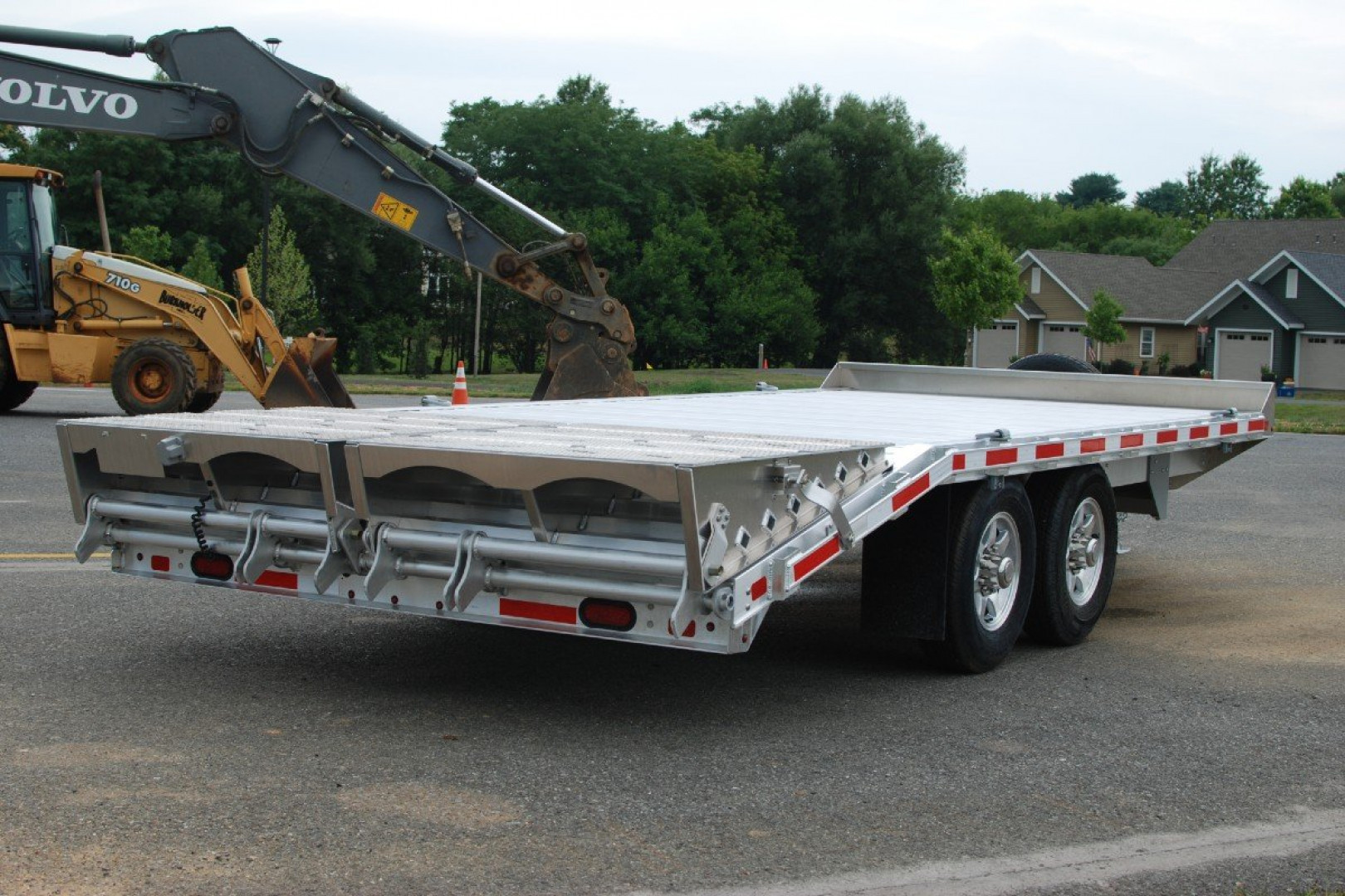 New 2025 EBY 24'6" ALL ALUMINUM Deckover Tagalong w/ 50/50 Fold Flat Ramps