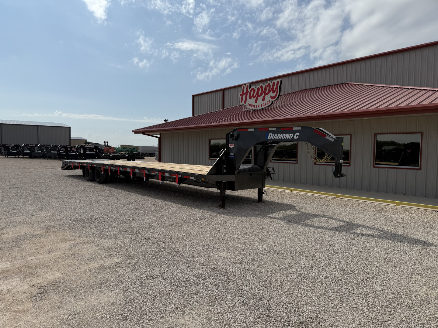 New 2025 Diamond C 102"x40' Engineered Beam FMAX216 w/ Max Ramps - Pacesetter Edition