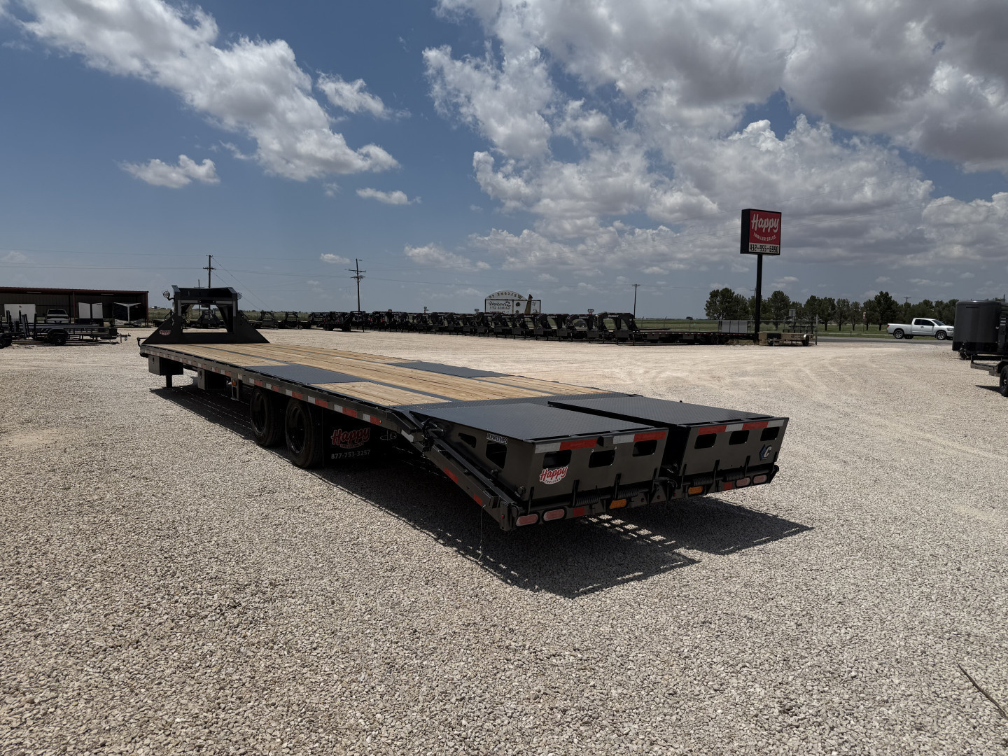 New 2025 Diamond C 102"x40' Engineered Beam FMAX216 w/ Max Ramps - Pacesetter Edition
