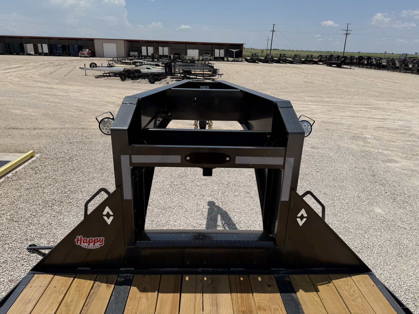 New 2025 Diamond C 102"x40' Engineered Beam FMAX216 w/ Max Ramps - Pacesetter Edition