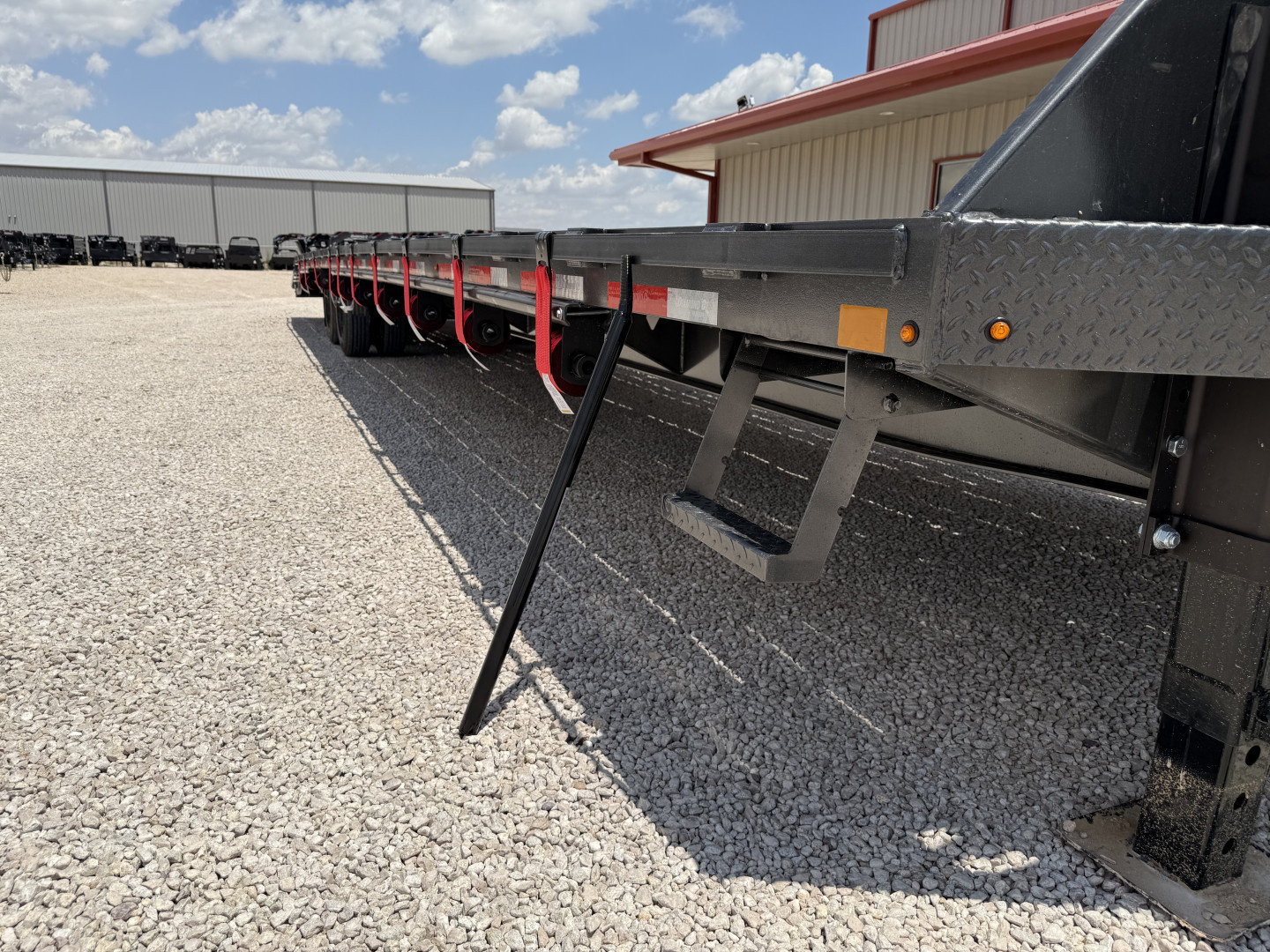 New 2025 Diamond C 102"x40' Engineered Beam FMAX216 w/ Max Ramps - Pacesetter Edition