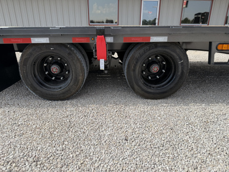 New 2025 Diamond C 102"x40' Engineered Beam FMAX216 w/ Max Ramps - Pacesetter Edition