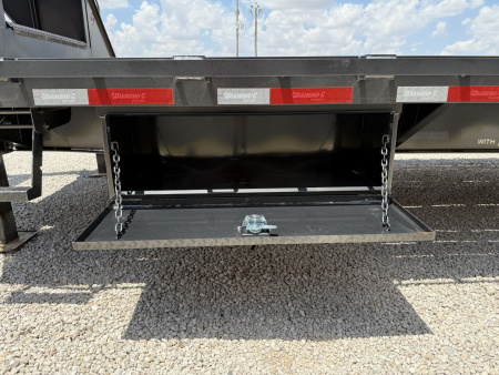 New 2025 Diamond C 102"x40' Engineered Beam FMAX216 w/ Max Ramps - Pacesetter Edition