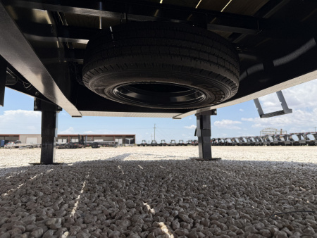 New 2025 Diamond C 102"x40' Engineered Beam FMAX216 w/ Max Ramps - Pacesetter Edition