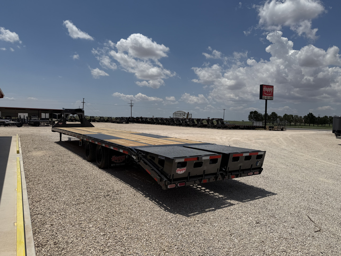 New 2025 Diamond C 102"x40' Engineered Beam FMAX210 w/ Max Ramps