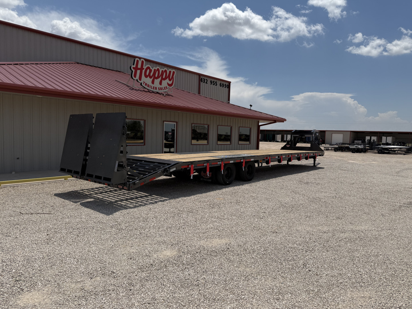 New 2025 Diamond C 102"x40' Engineered Beam FMAX210 w/ Max Ramps