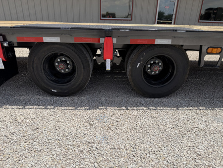 New 2025 Diamond C 102"x40' Engineered Beam FMAX210 w/ Max Ramps