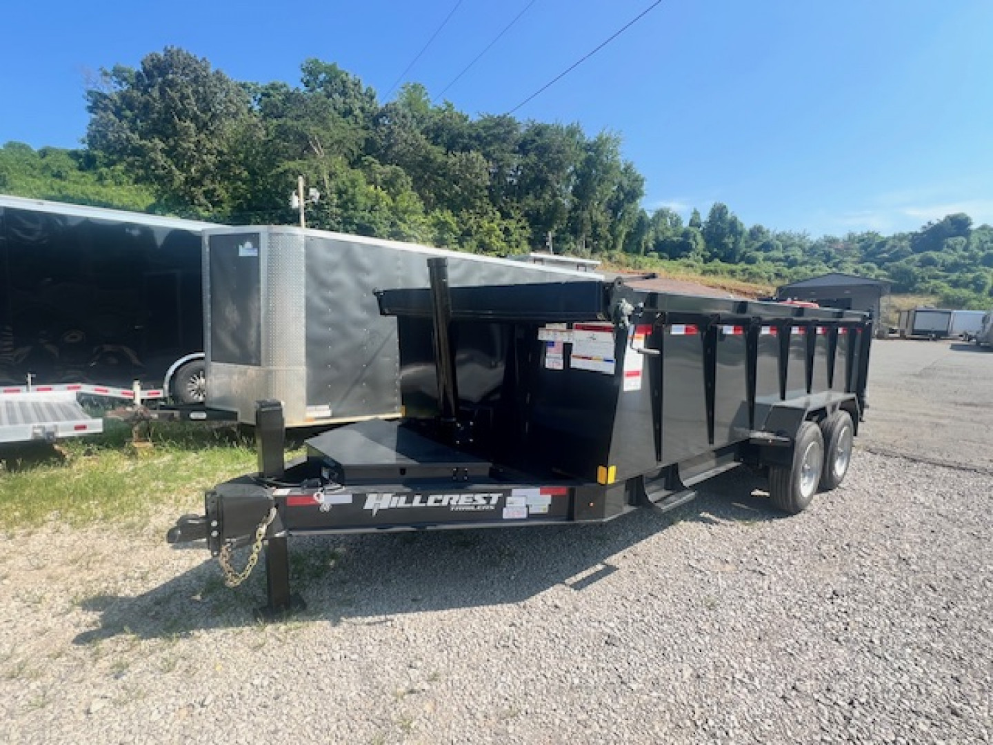 New 2025 Hillcrest Trailers 7x16 17.6 w/ tube ramps and hyd jack Dump Trailer