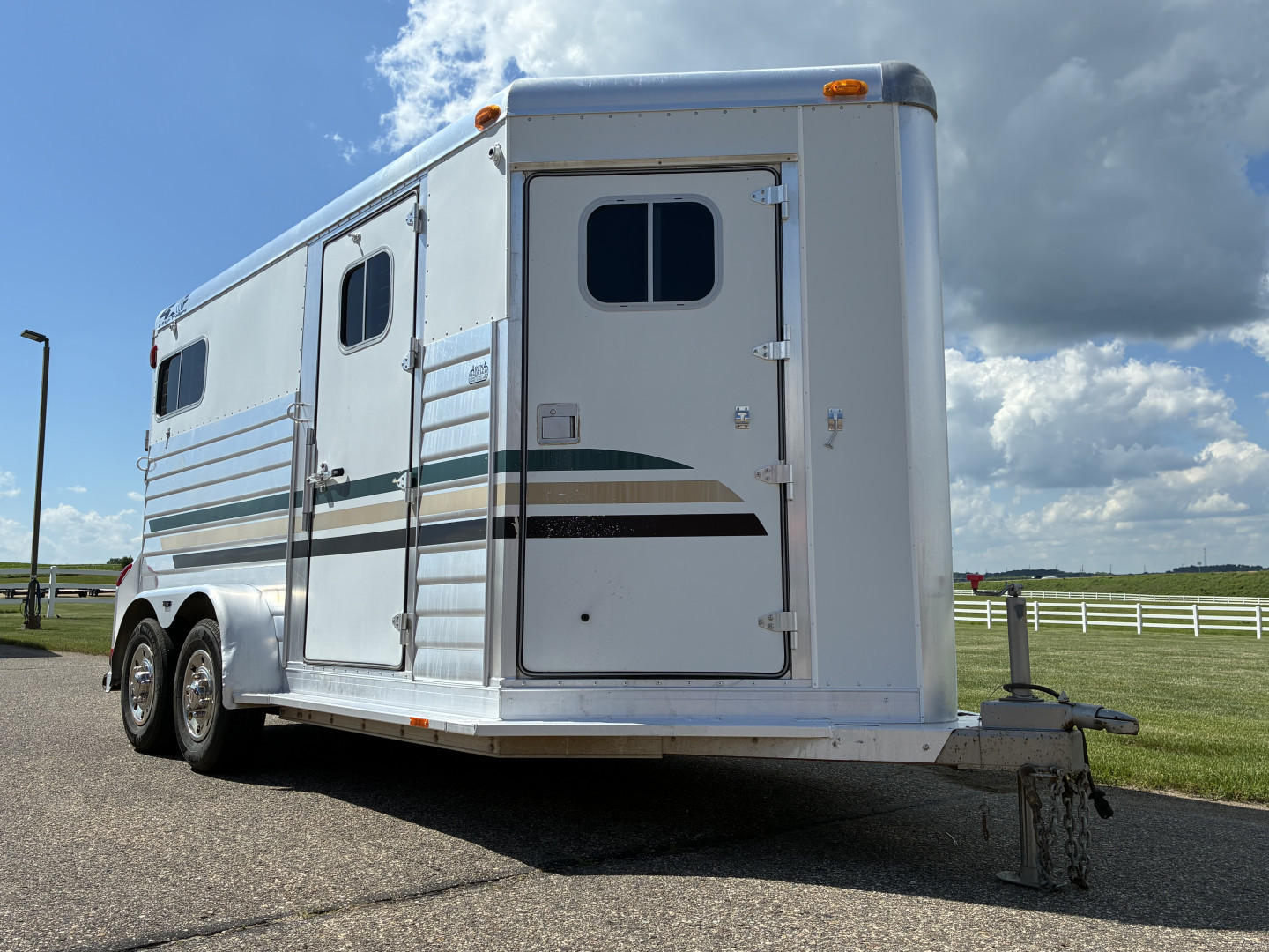 Used 2001 4-Star Deluxe 2H Straight Load BP W/B (7'9" Inside Center Height, 7'6" at Sidewalls) Trailer