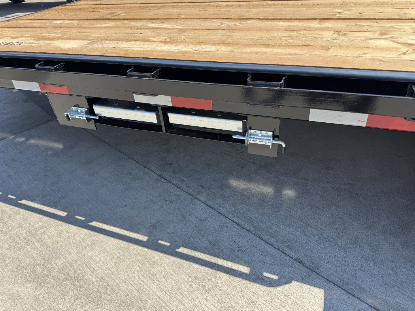 New 2026 Southland18’flat Flatbed 2-5200lb axles = 10K Trailer with side Slide In Ramps