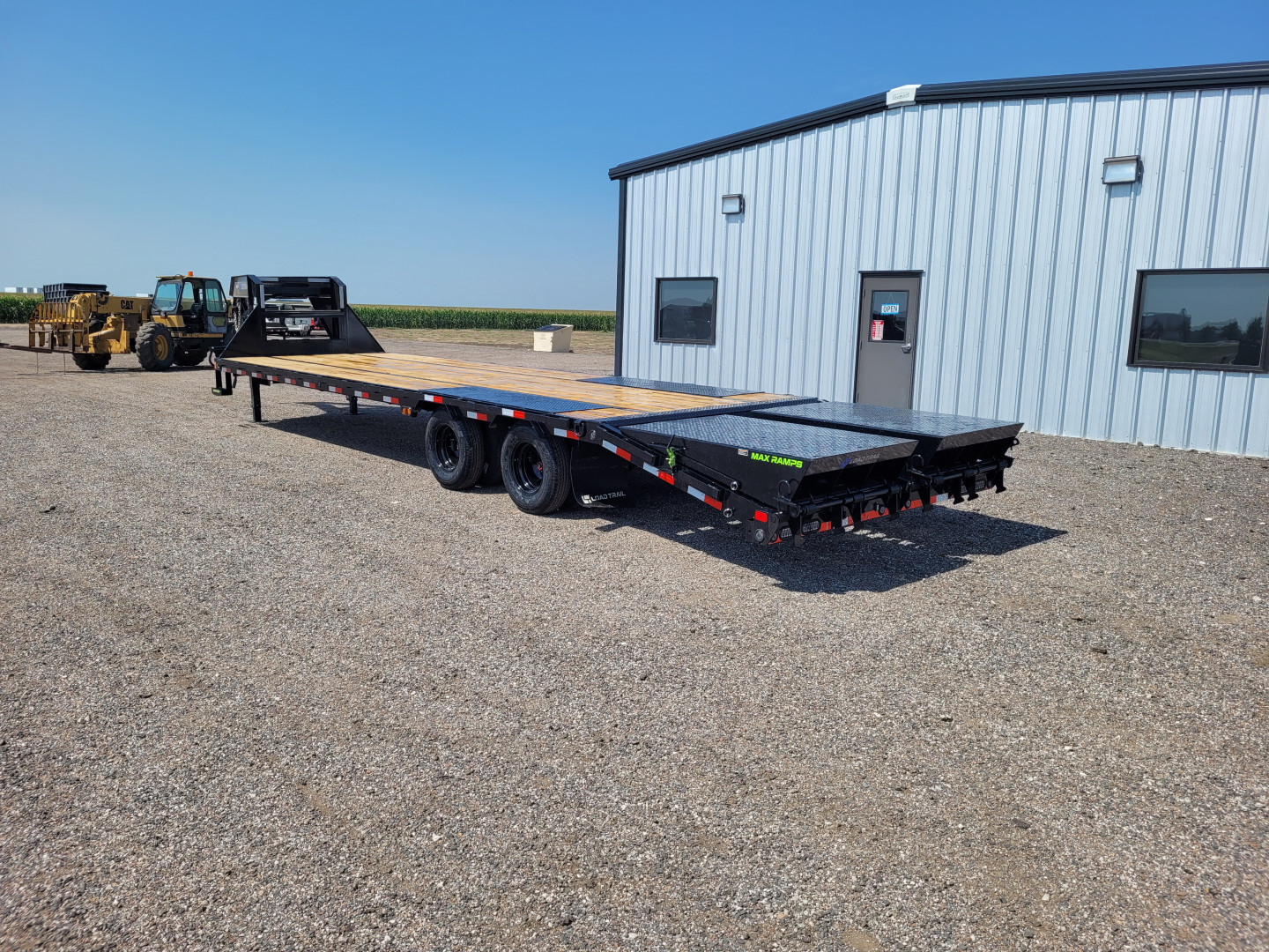 New 2026 Load Trail 102"x32' Gooseneck Low-Pro Deckover Trailer