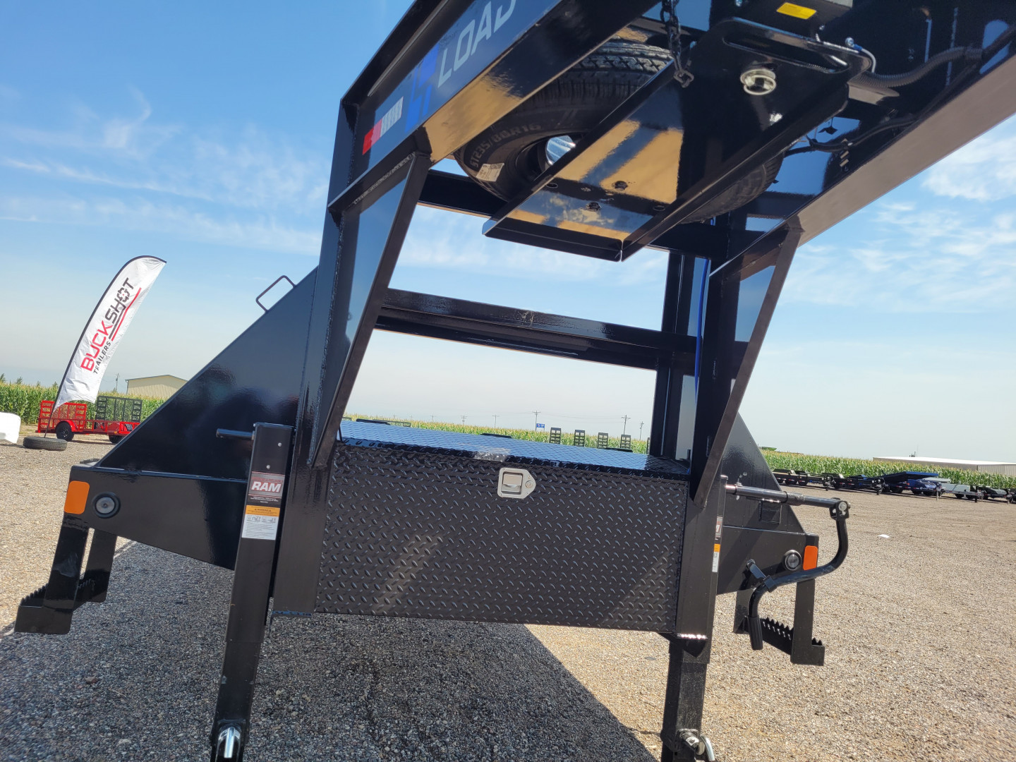 New 2026 Load Trail 102"x32' Gooseneck Low-Pro Deckover Trailer