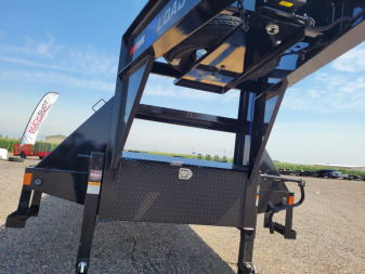 New 2026 Load Trail 102"x32' Gooseneck Low-Pro Deckover Trailer