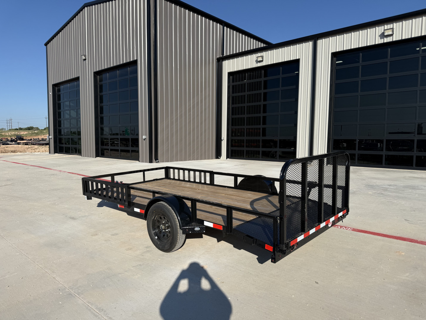 New 2025 X-On 77"x14' Single Axle Utility Trailer - U2