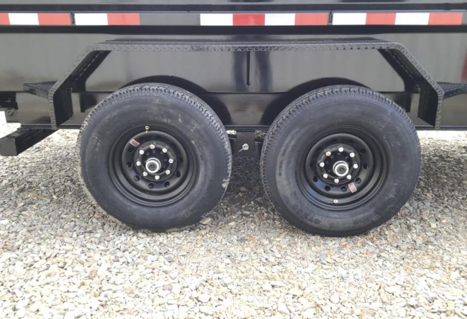 New 2026 PJ 83"x16' BP Tandem Axle Low Pro Dump w/ 24" Sides – DL