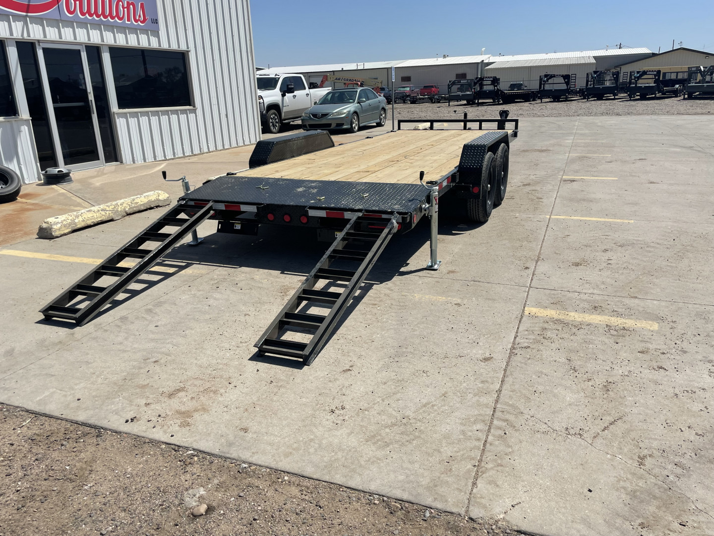 New 2025 PJ Trailers Equipment/Car Hauler