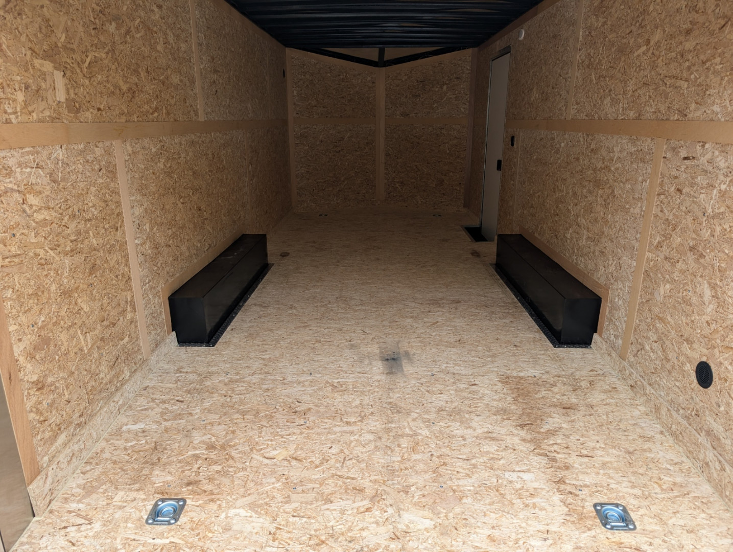 New 2025 Cargo Mate 8.5X20 7K Car / Racing Trailer