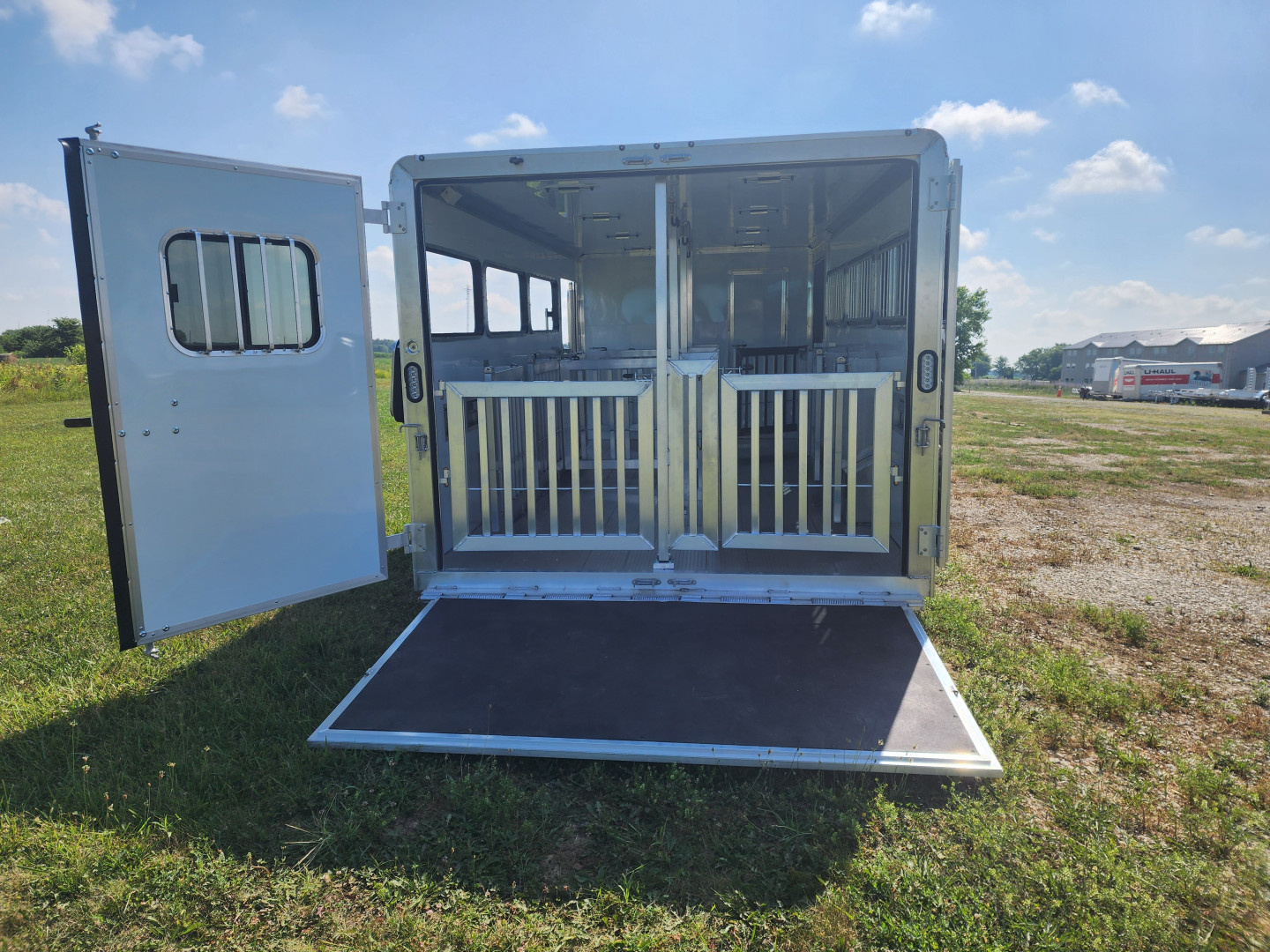 New 2026 Frontier 8 x 20 Stock Low 8 Pen/ Stock Combo Trailer