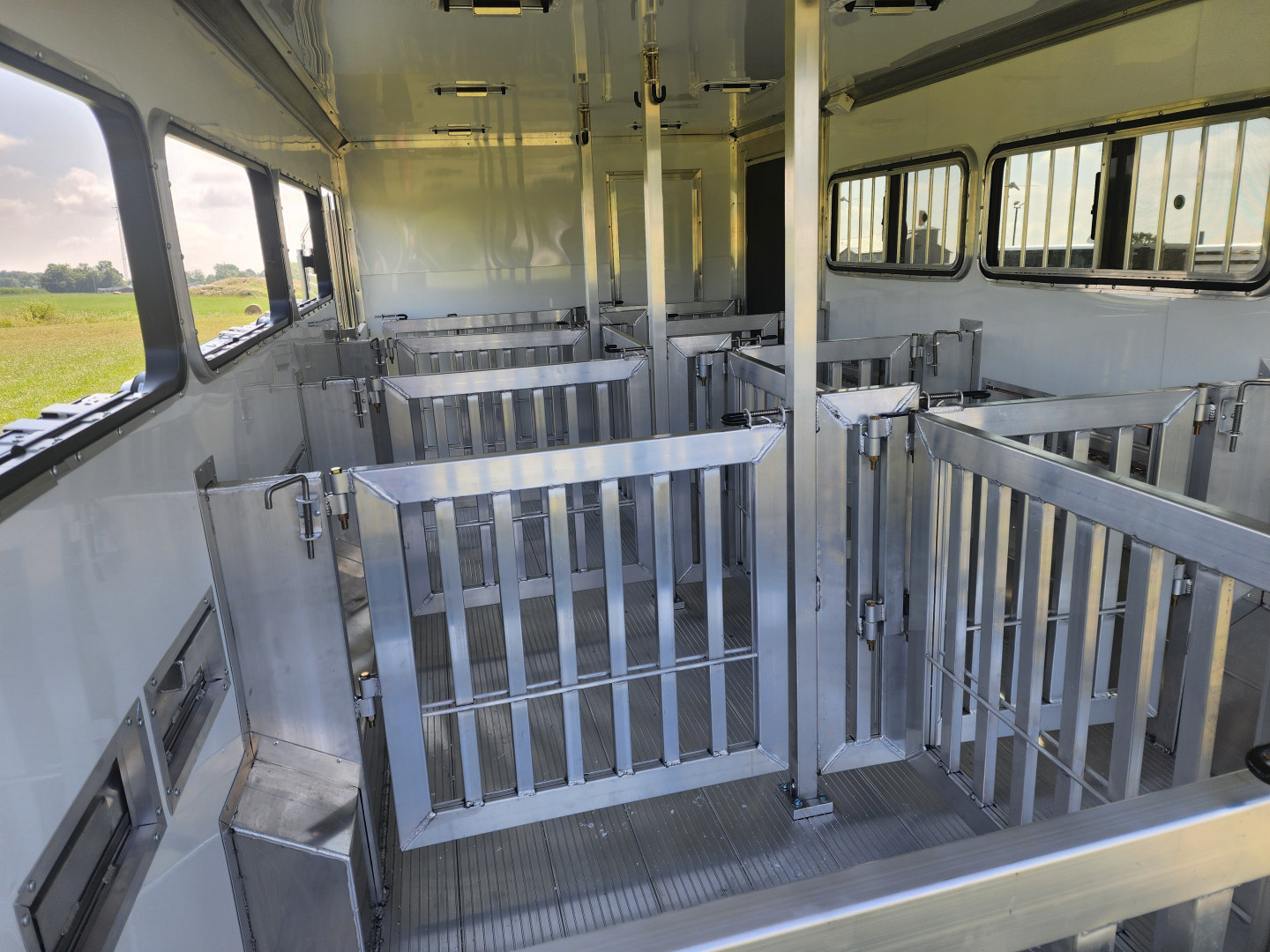 New 2026 Frontier 8 x 20 Stock Low 8 Pen/ Stock Combo Trailer