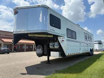 Used 2006 Sundowner Sunlite 727 3H 12'LQ Horse Trailer