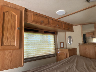 Used 2006 Sundowner Sunlite 727 3H 12'LQ Horse Trailer