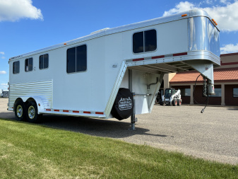 Used 2004 Featherlite Trailers 3H GN 8541 Horse Trailer