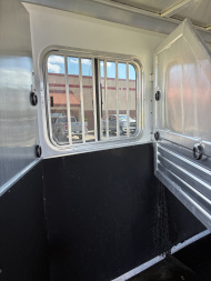 Used 2004 Featherlite Trailers 3H GN 8541 Horse Trailer