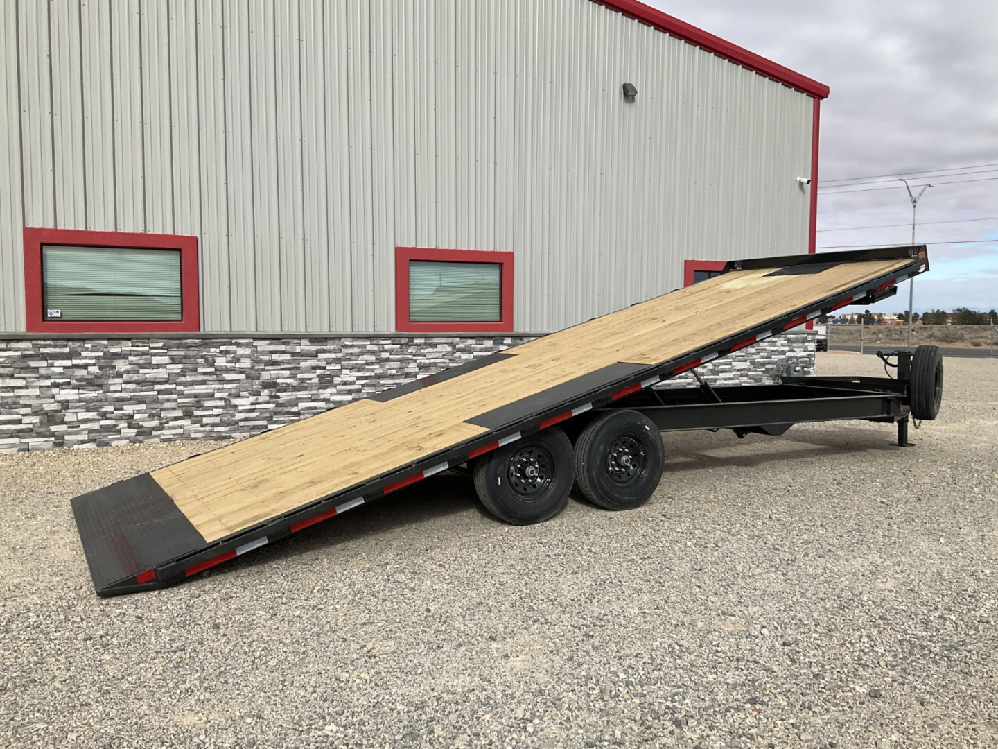 New 2025 Diamond C 102"x24' BP HD Deckover Tilt Trailer - DET207