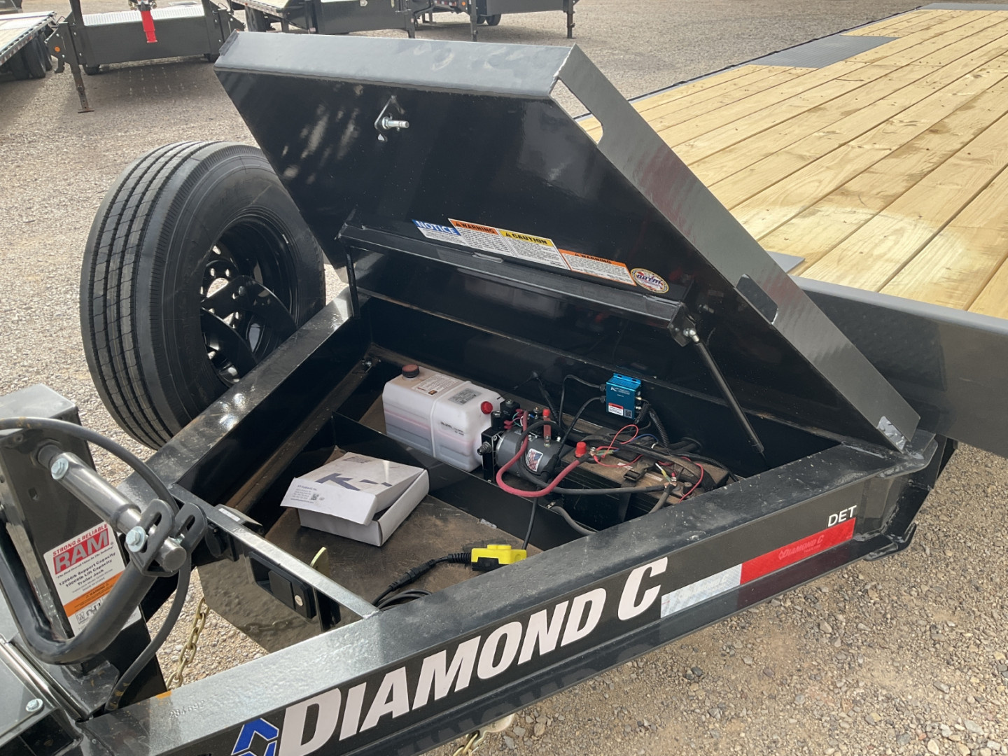 New 2025 Diamond C 102"x24' BP HD Deckover Tilt Trailer - DET207