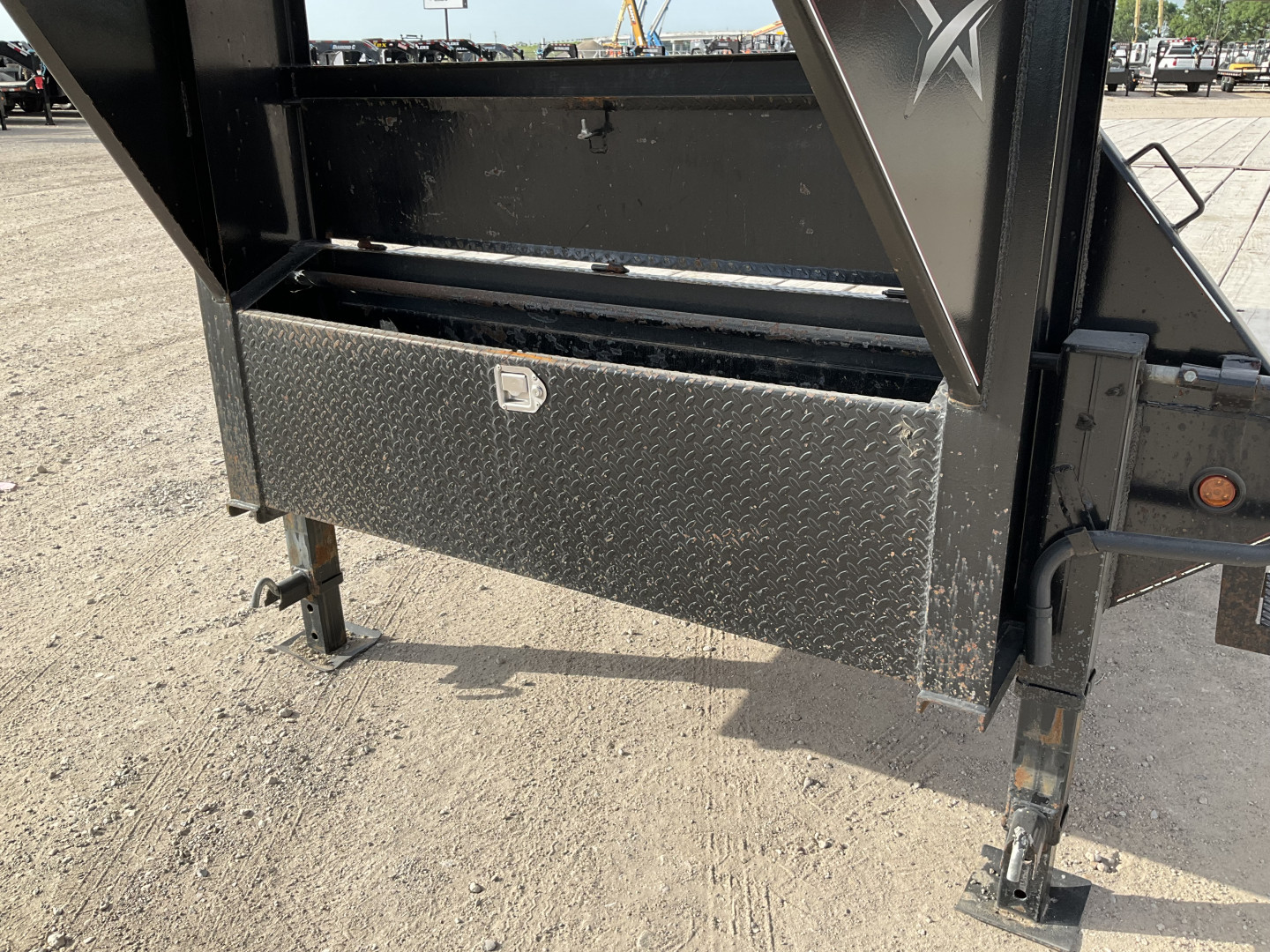 Used DP Platinum Star 102"x40' GN Flatbed