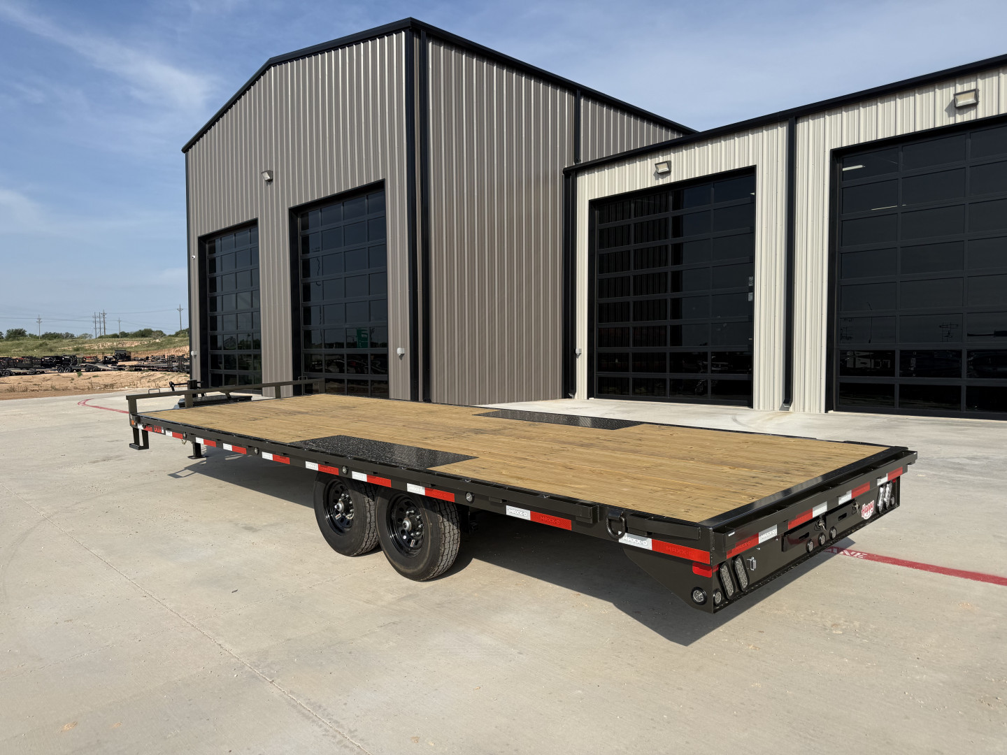 New 2026 MAXX-D 102”x24’ BP Deckover Flatbed – DOX
