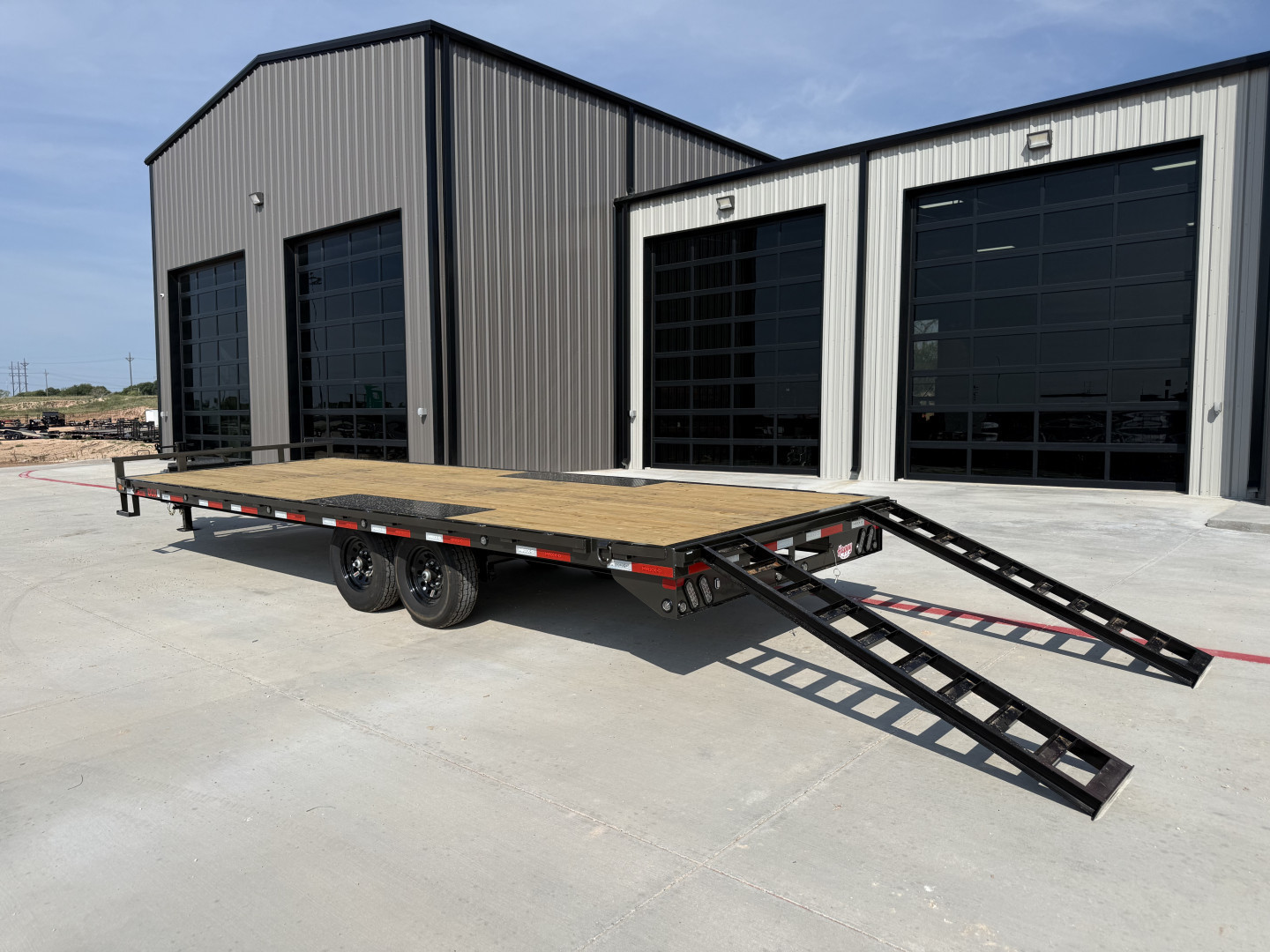 New 2026 MAXX-D 102”x24’ BP Deckover Flatbed – DOX