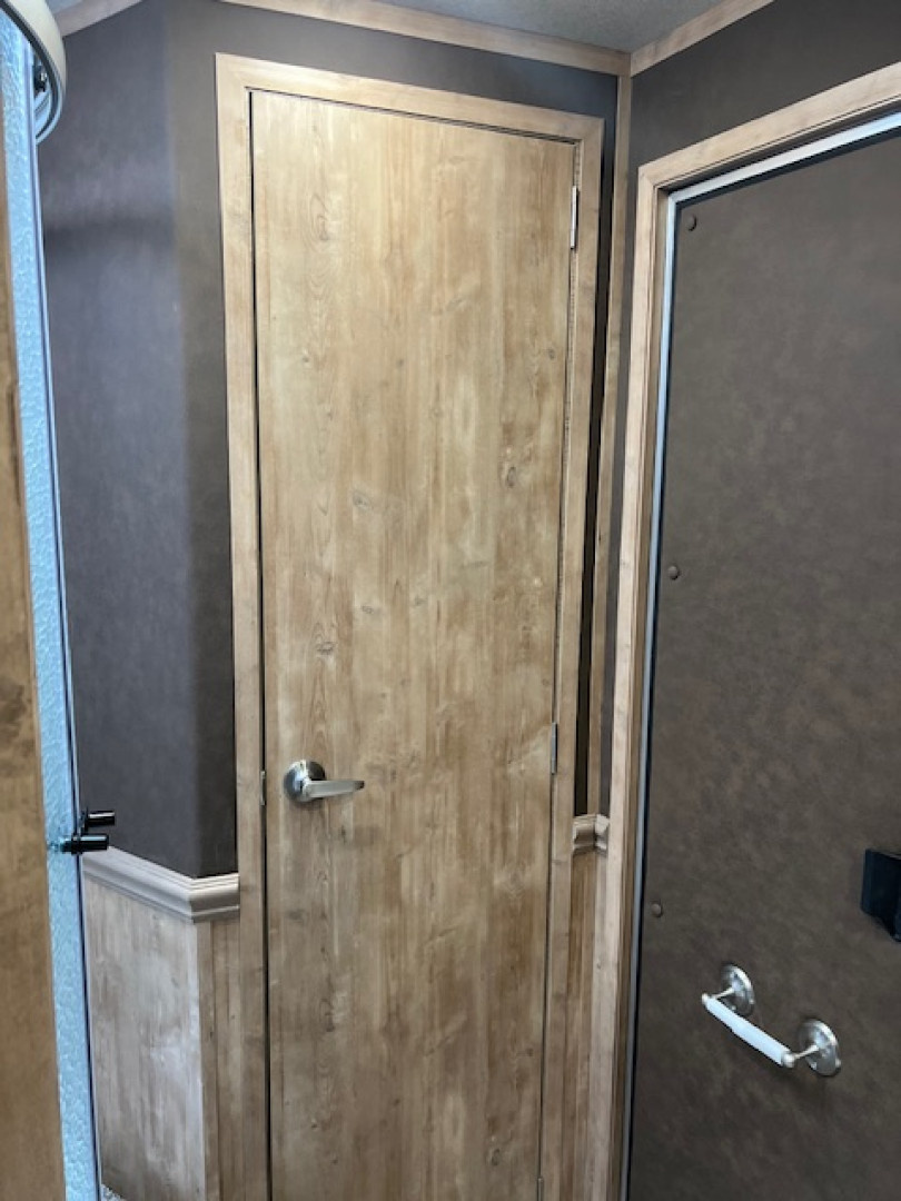 New 2025 Merhow Trailers 8' wide 3 horse w/ 12' living quarters Horse Trailer