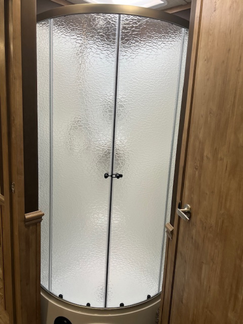 New 2025 Merhow Trailers 8' wide 3 horse w/ 12' living quarters Horse Trailer