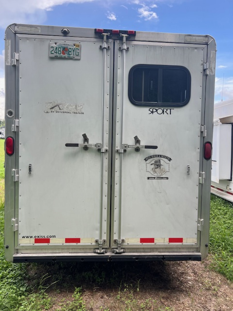 Used 2007 Exiss Trailers 3 horse w/ 7' living quarters Horse Trailer