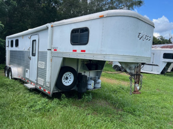 Used 2007 Exiss Trailers 3 horse w/ 7' living quarters Horse Trailer