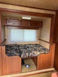 Used 2007 Exiss Trailers 3 horse w/ 7' living quarters Horse Trailer